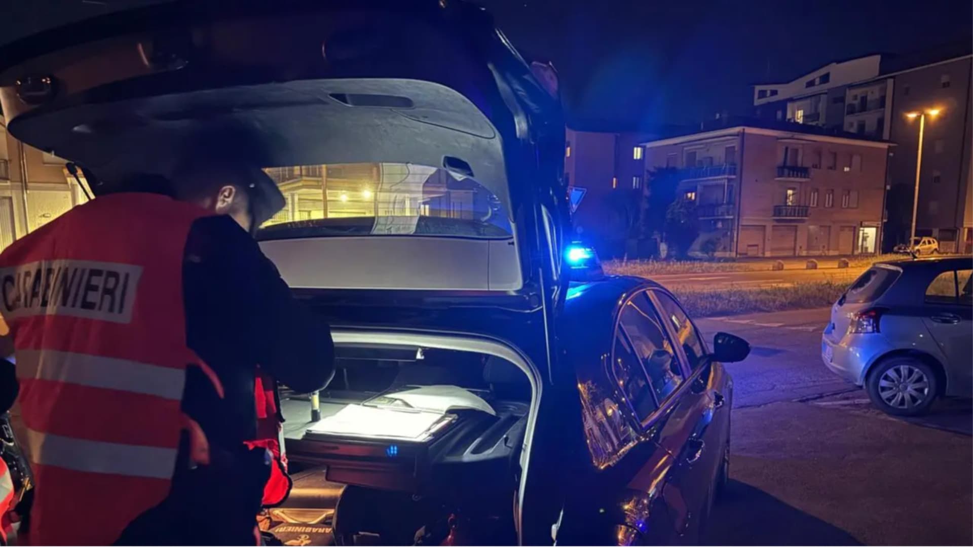 Sant’Egidio, spara alcuni colpi in piazza e scatena l’allarme
