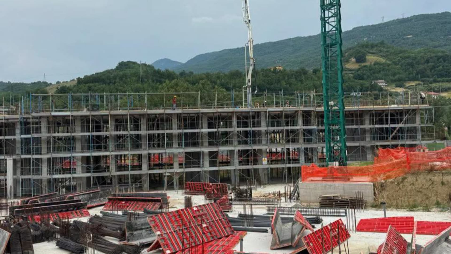 Nuovo polo scolastico, il cantiere accelera: "Un investimento sul futuro di Montorio"