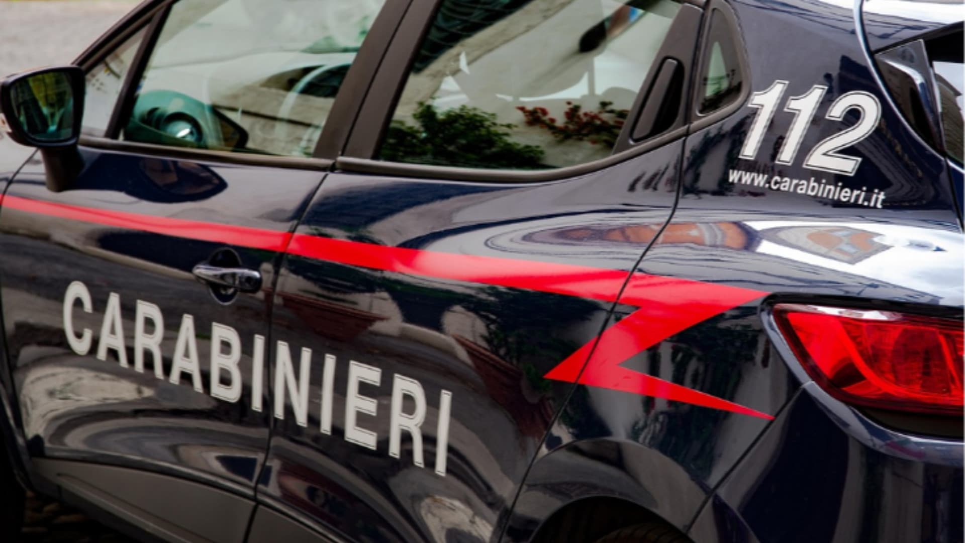 Alba Adriatica, aggredisce la compagna davanti ai tre figli: donna finisce in ospedale con 30 giorni di prognosi
